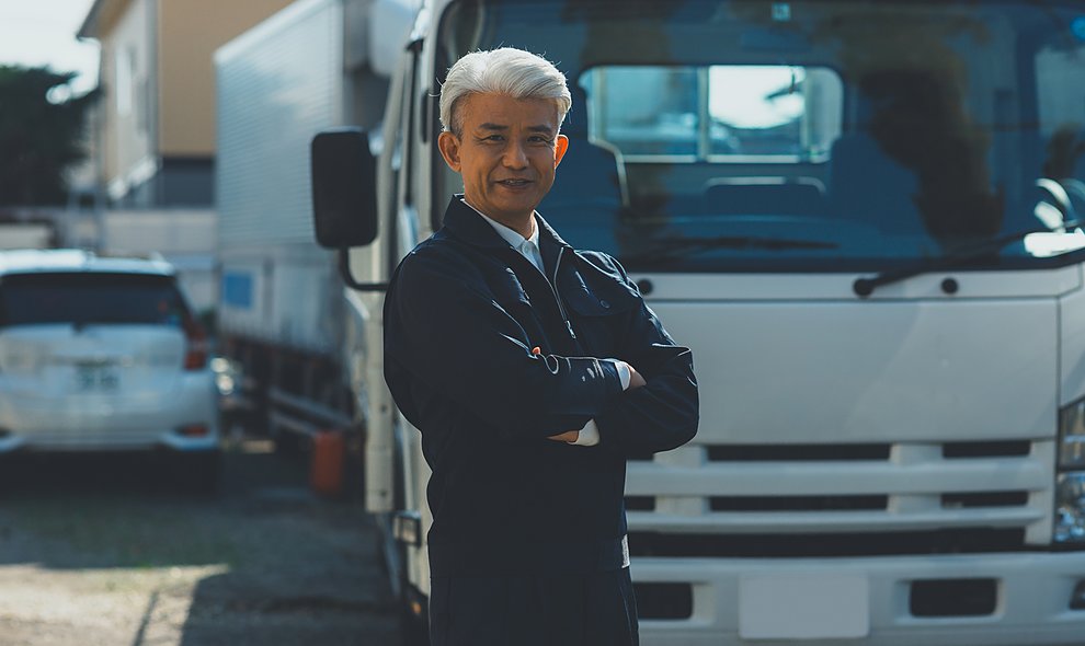 トラック運転手に年齢の制限はあるの 転職適齢や定年について トラック求人 Com